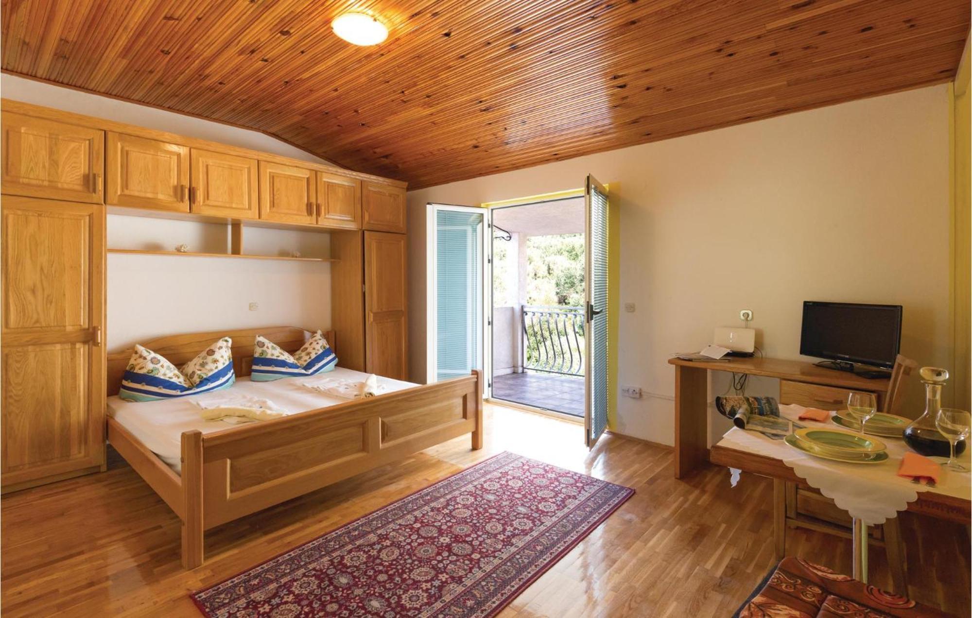 Nice Apartment In Makarska With House Sea View Εξωτερικό φωτογραφία